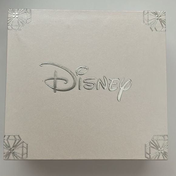 Disney Minnie Mouse Rose gold Charm-Necklace  BNIB - Picture 6 of 7